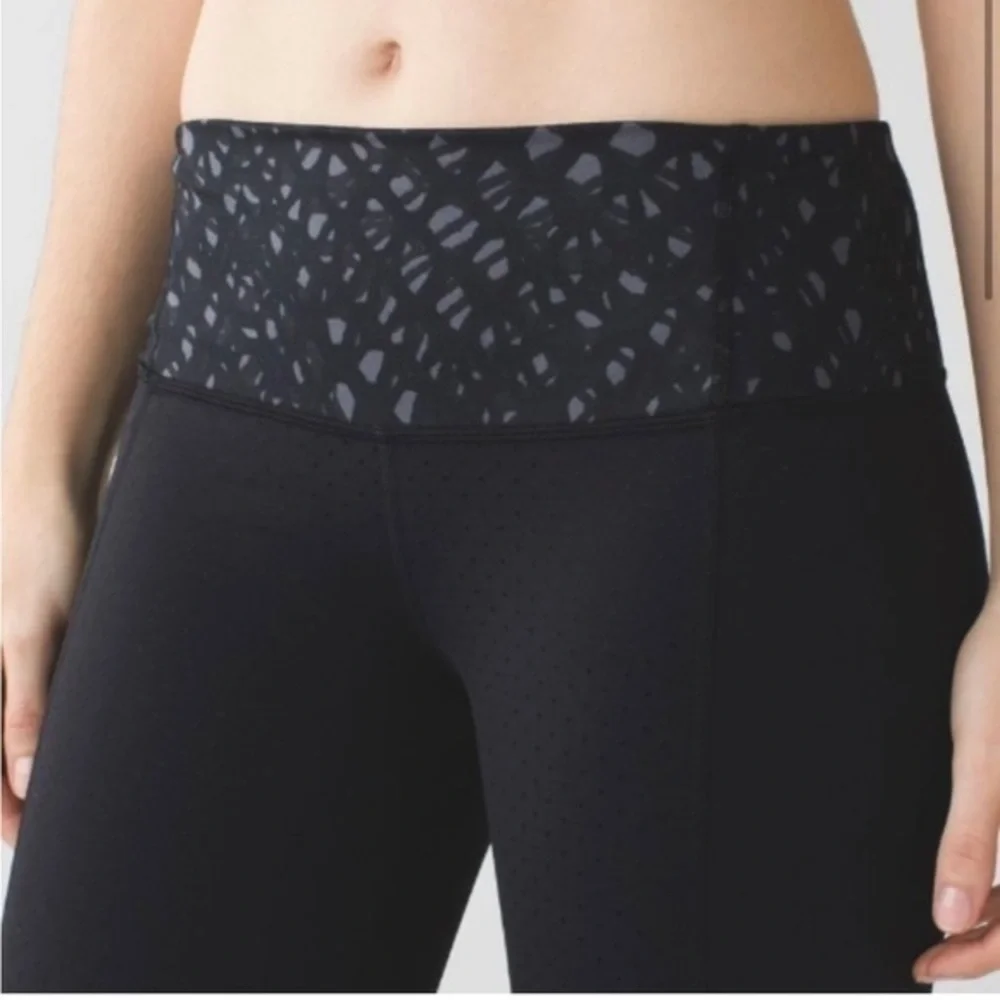 Lululemon‎ Gather & Crow Dot Crop II Shine Dot 2